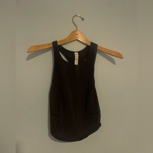 LULULEMON BLACK CROPPED WORKOUT TANK TOP
